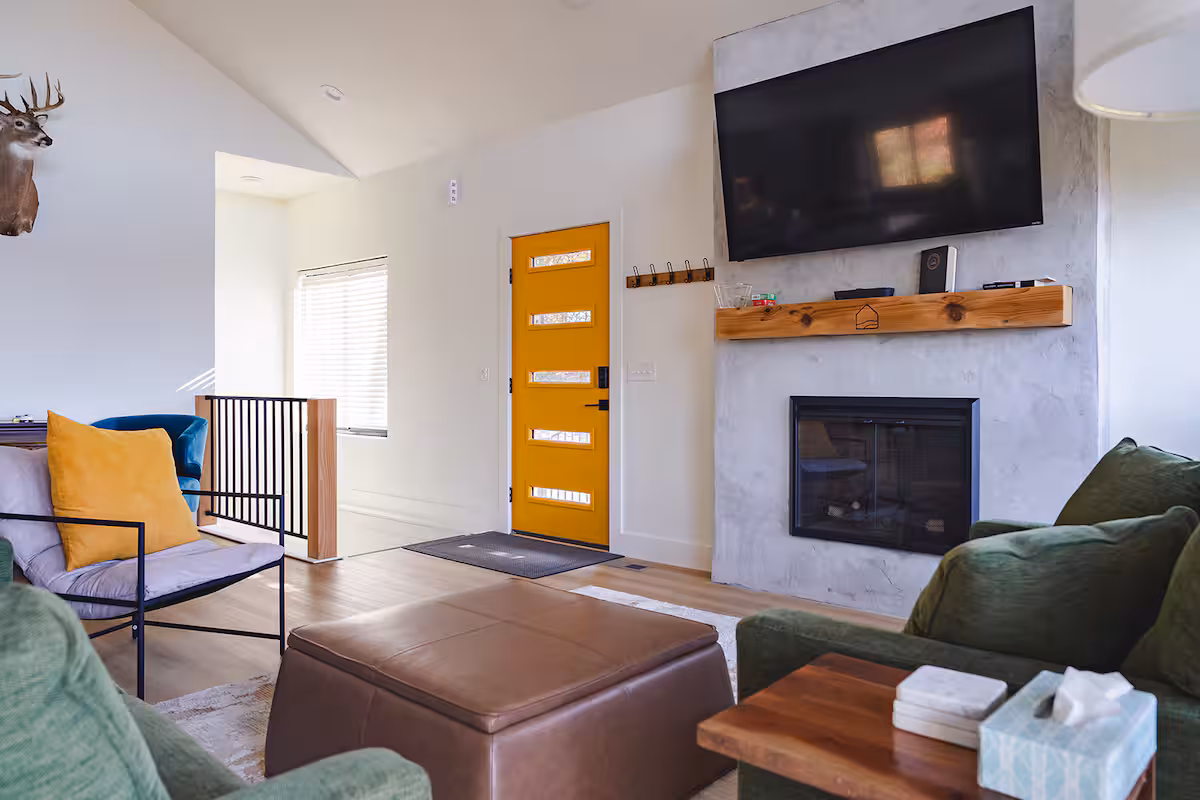 the lookout ten10 creative brand logo design vancation rental air bnb vrbo
